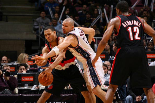 后防线在范 后防线在范